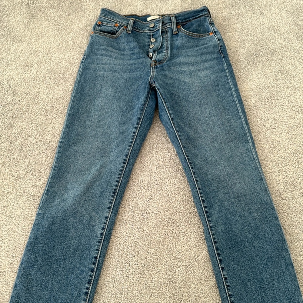 Levi’s wedgie straight size 25